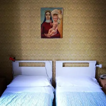 Pesi Hotel 2*